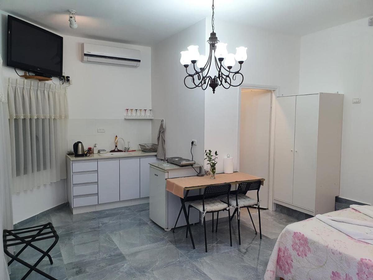 Carmela Studio อารัด ภายนอก รูปภาพ